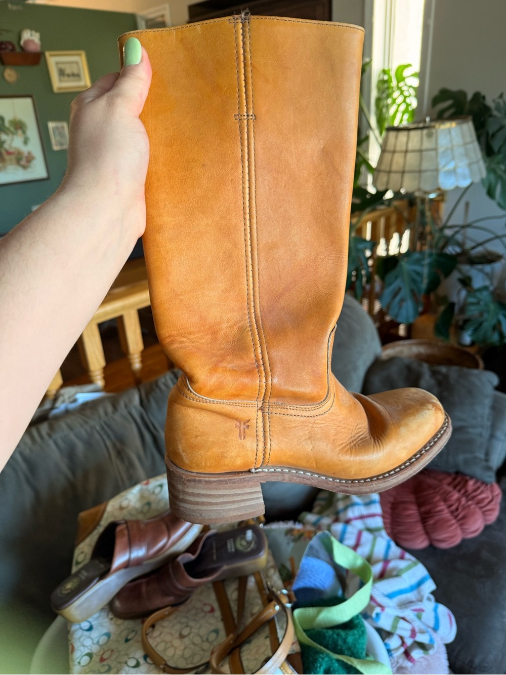Frye Women's Mid-Calf size 7.5M Leather Boots in Tan